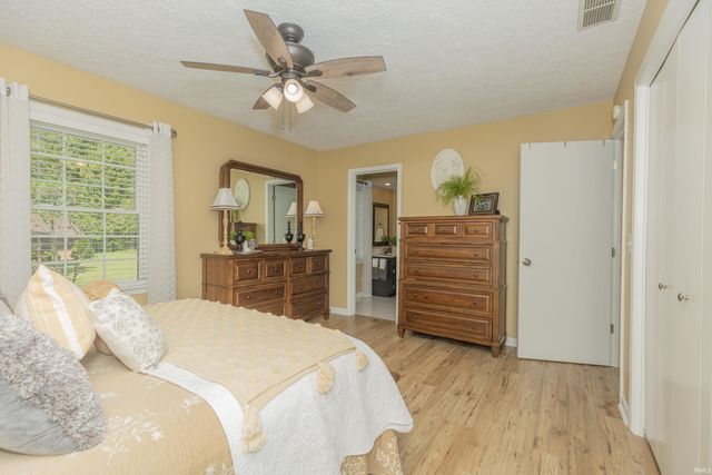 5766 Spring Corner Road, Newburgh, IN 47630