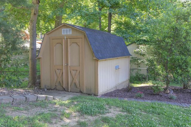 5766 Spring Corner Road, Newburgh, IN 47630
