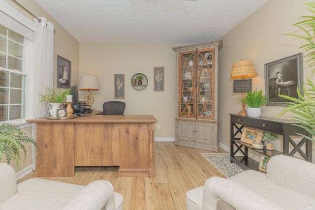 5766 Spring Corner Road, Newburgh, IN 47630