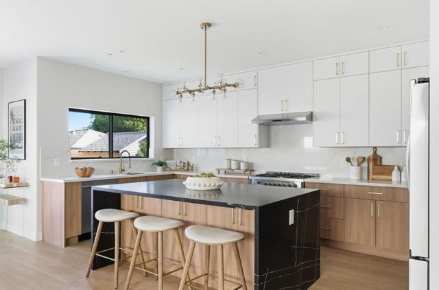 55 Orchard Avenue, Redwood City, CA 94061