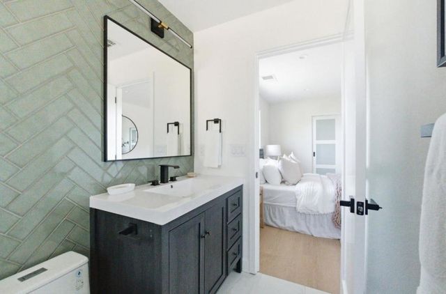 55 Orchard Avenue, Redwood City, CA 94061