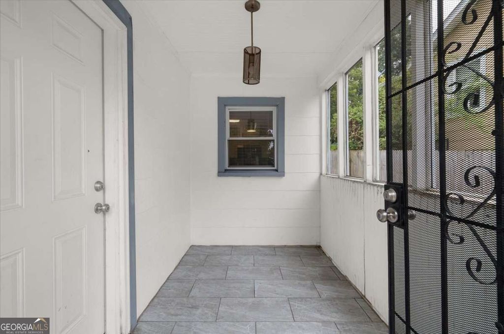 819 Woodbourne Drive SW, Atlanta, GA 30310 — photo 3