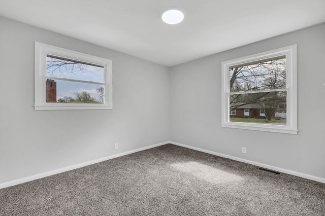 56 Hillsboro Rd, Clarksville, TN 37042