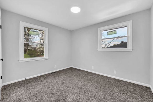 56 Hillsboro Rd, Clarksville, TN 37042