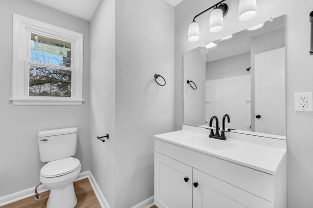 56 Hillsboro Rd, Clarksville, TN 37042