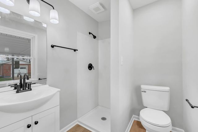 56 Hillsboro Rd, Clarksville, TN 37042