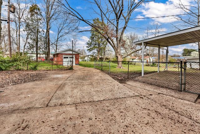 56 Hillsboro Rd, Clarksville, TN 37042