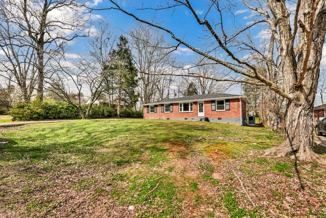 56 Hillsboro Rd, Clarksville, TN 37042