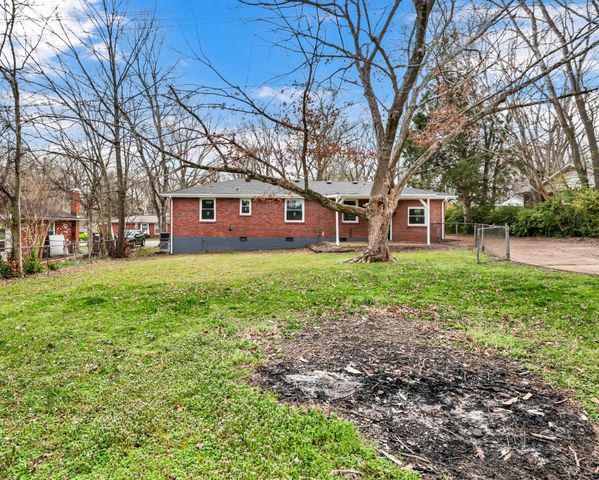 56 Hillsboro Rd, Clarksville, TN 37042