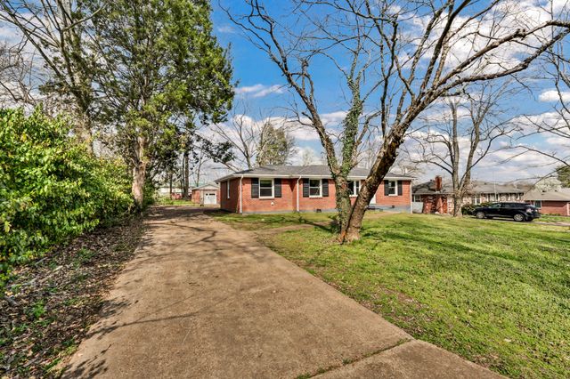 56 Hillsboro Rd, Clarksville, TN 37042