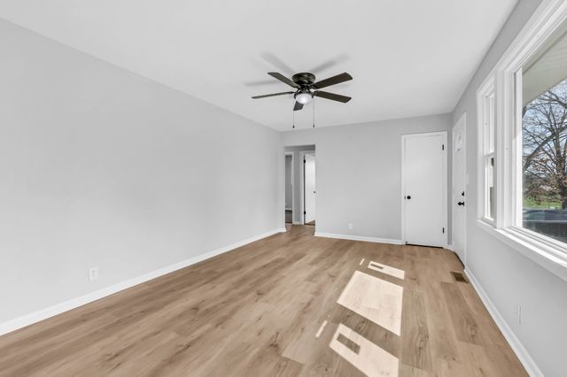 56 Hillsboro Rd, Clarksville, TN 37042