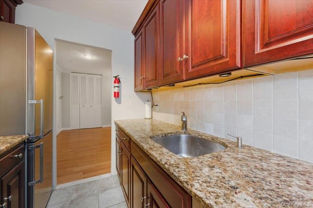 90 S Park Avenue B2, Rockville Centre, NY 11570