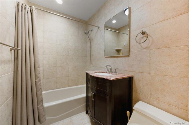 90 S Park Avenue B2, Rockville Centre, NY 11570