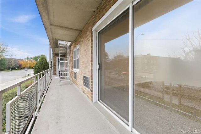 90 S Park Avenue B2, Rockville Centre, NY 11570