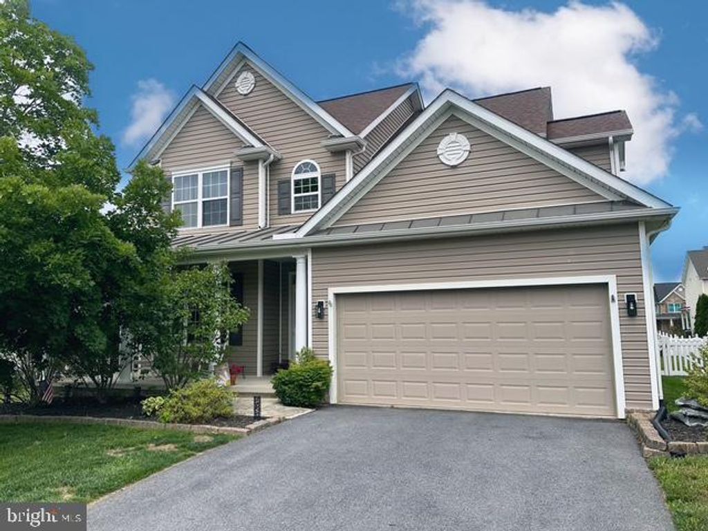 148 SEQUOIA DR, Inwood, WV 25428