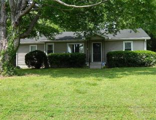 918 Velma Ln, Murfreesboro, TN 37129
