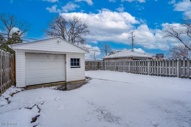 6506 Orchard Avenue, Parma, OH 44129