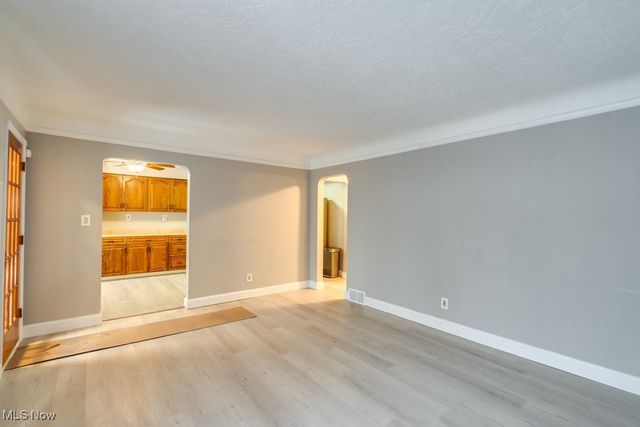 6506 Orchard Avenue, Parma, OH 44129