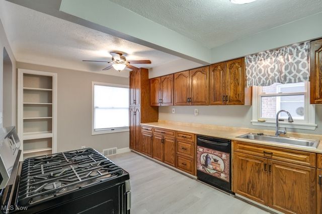 6506 Orchard Avenue, Parma, OH 44129