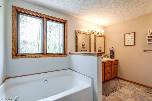 326 Saint Lawrence Circle, Northfield, OH 44067