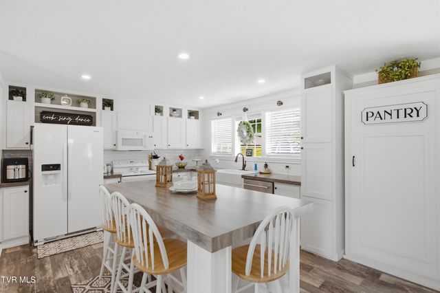 634 East Cross Roads Drive, Lebanon, VA 24266