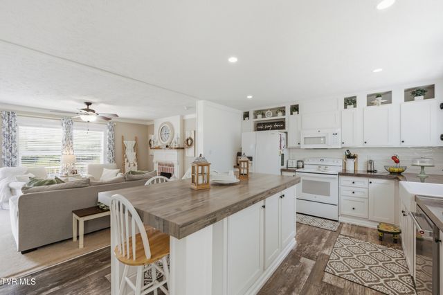 634 East Cross Roads Drive, Lebanon, VA 24266