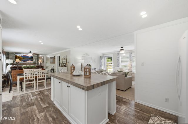 634 East Cross Roads Drive, Lebanon, VA 24266