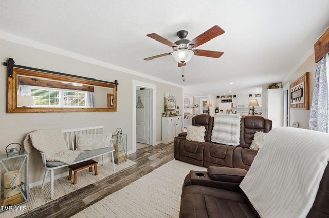 634 East Cross Roads Drive, Lebanon, VA 24266