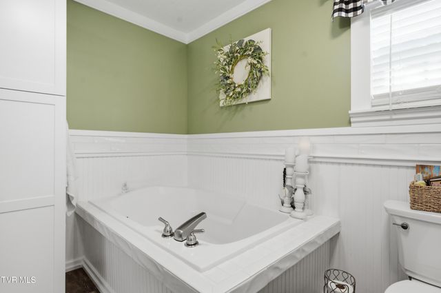 634 East Cross Roads Drive, Lebanon, VA 24266