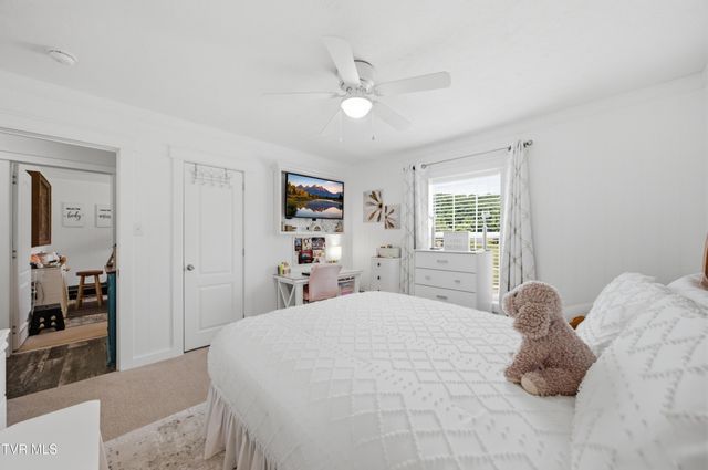 634 East Cross Roads Drive, Lebanon, VA 24266