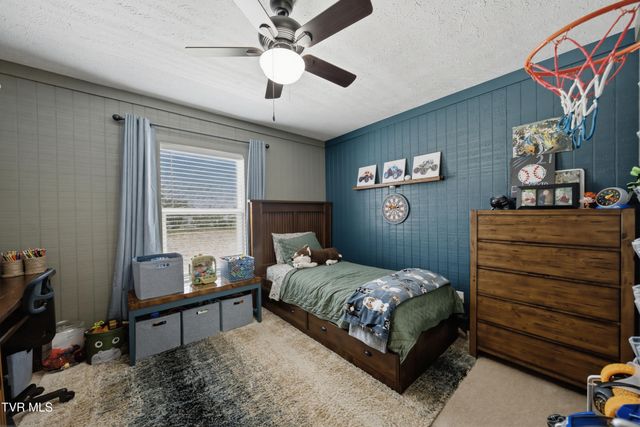 634 East Cross Roads Drive, Lebanon, VA 24266