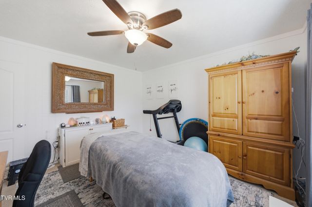 634 East Cross Roads Drive, Lebanon, VA 24266