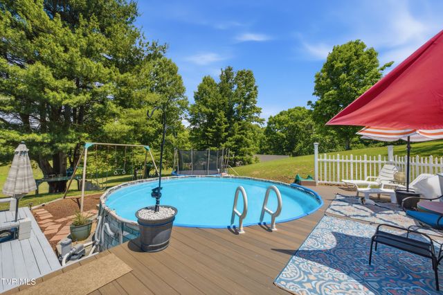 634 East Cross Roads Drive, Lebanon, VA 24266