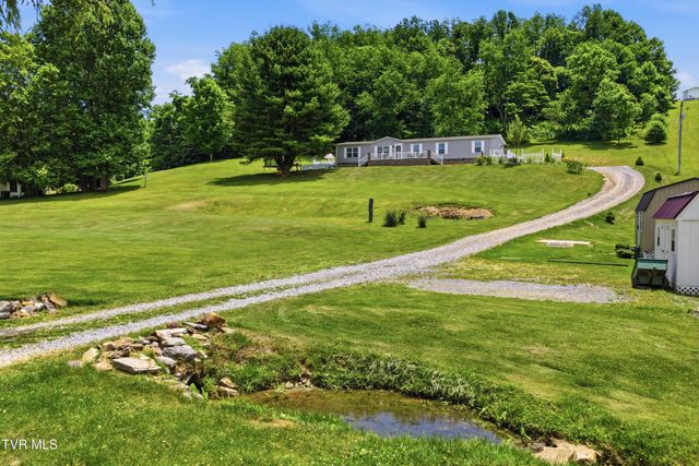 634 East Cross Roads Drive, Lebanon, VA 24266