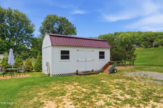 634 East Cross Roads Drive, Lebanon, VA 24266