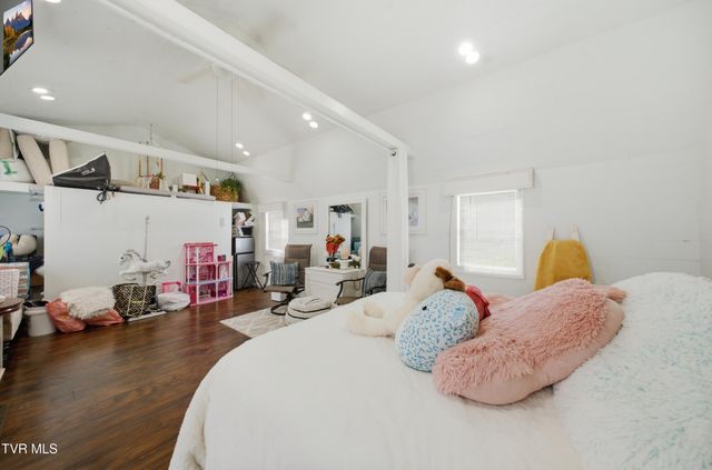634 East Cross Roads Drive, Lebanon, VA 24266