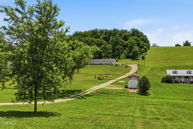 634 East Cross Roads Drive, Lebanon, VA 24266