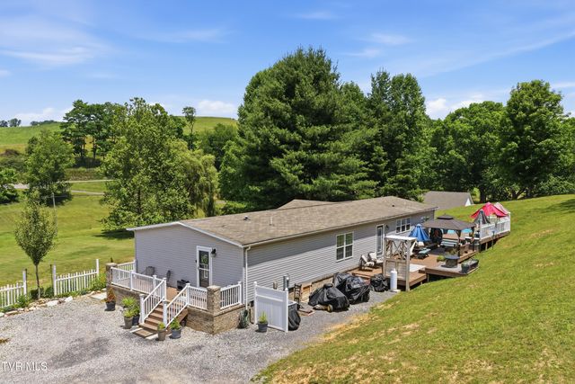 634 East Cross Roads Drive, Lebanon, VA 24266