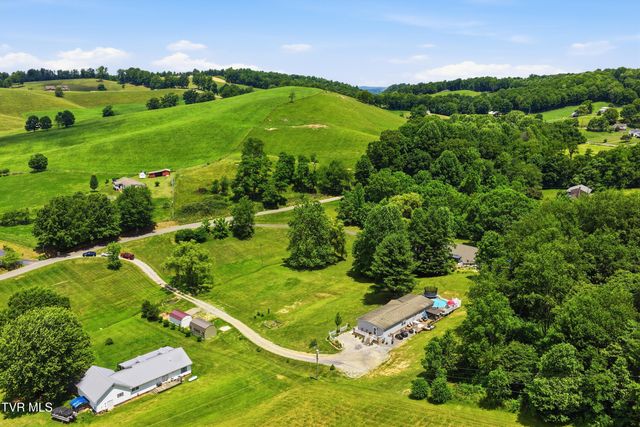 634 East Cross Roads Drive, Lebanon, VA 24266