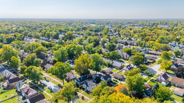 17908 Commercial Avenue, Lansing, IL 60438