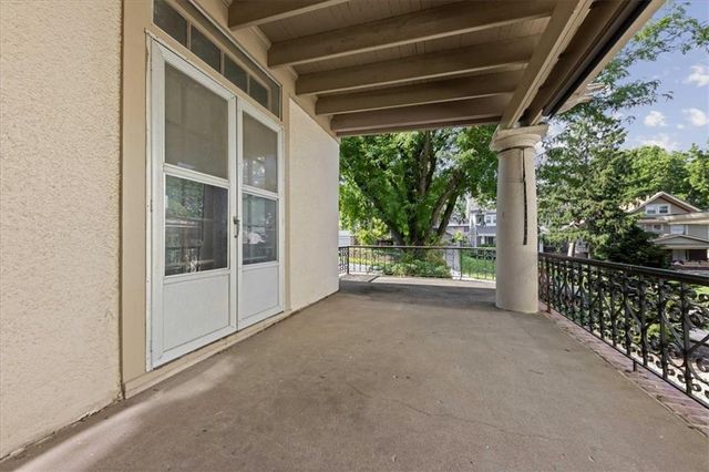 25 E 53rd Street, Kansas City, MO 64112