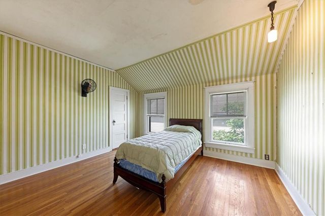 25 E 53rd Street, Kansas City, MO 64112