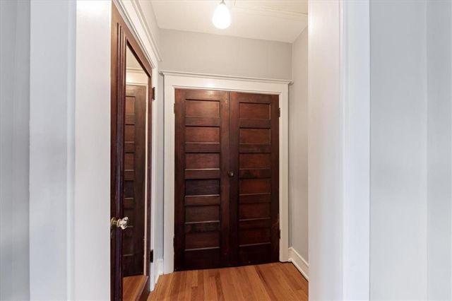25 E 53rd Street, Kansas City, MO 64112