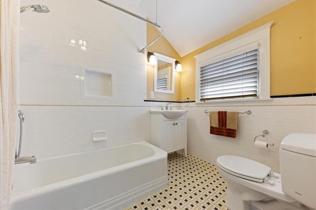 25 E 53rd Street, Kansas City, MO 64112
