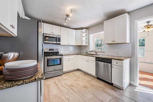 2025 PLAZA DOLORES, Clearwater, FL 33755