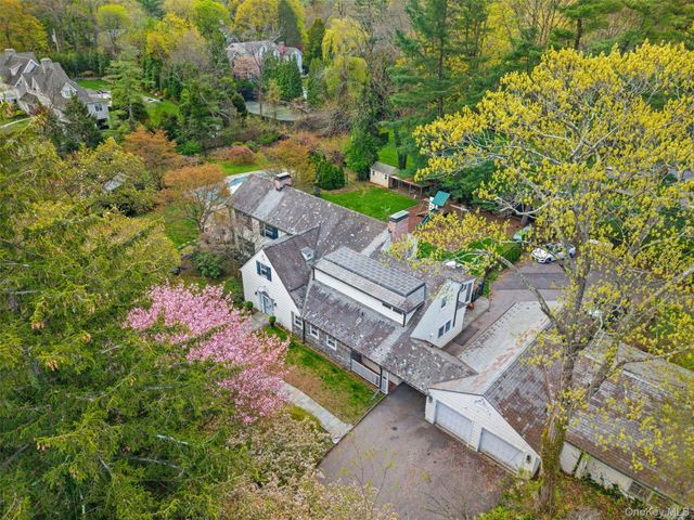 2 Richbell Road, Scarsdale, NY 10583