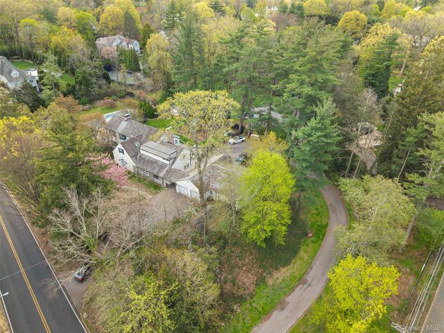 2 Richbell Road, Scarsdale, NY 10583