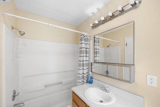 515 Alamo Ave, Richmond, CA 94801