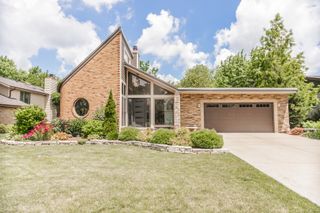 908 Claremont Drive, Downers Grove, IL 60516