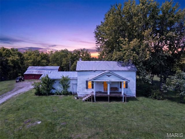 12971 Cowboy Drive, De Soto, MO 63020